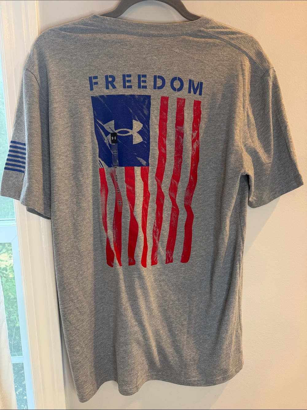 Under Armour Men’s Gray Short Sleeve Tee with Red & Blue Flag Graphic